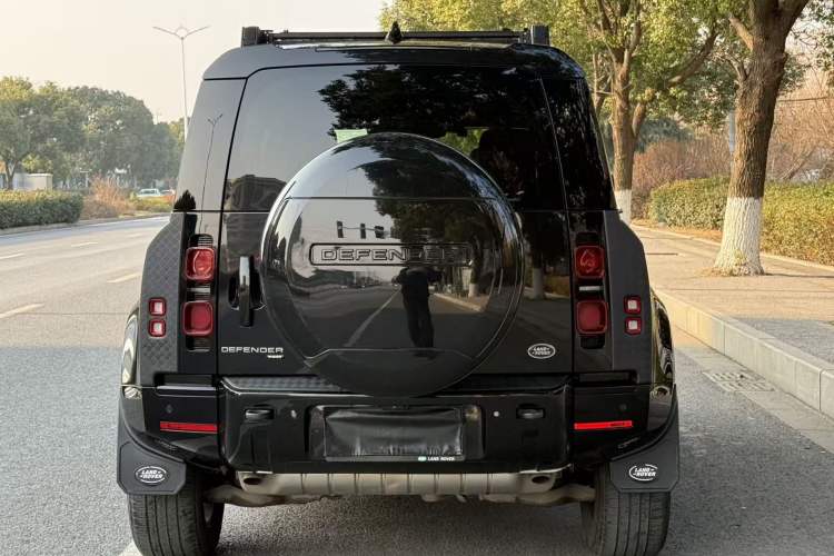 Used Land Rover Defender 2023 110 3.0T P400 Dark Edition