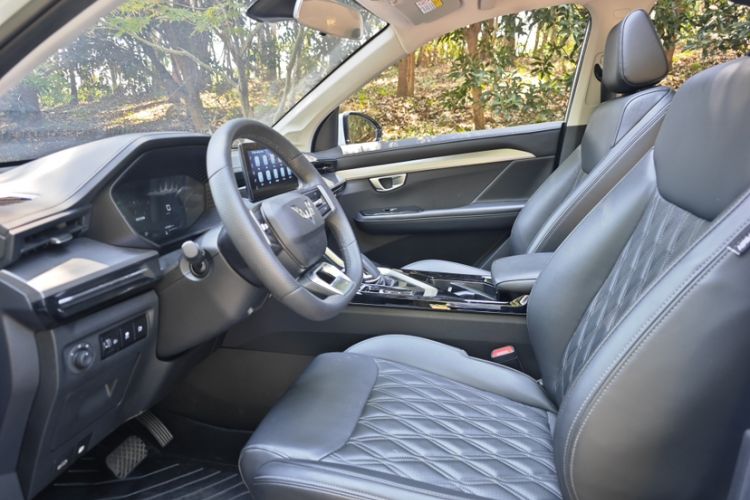 Used Wuling Asta 2022 2.0L DHT Electric-Speed Version