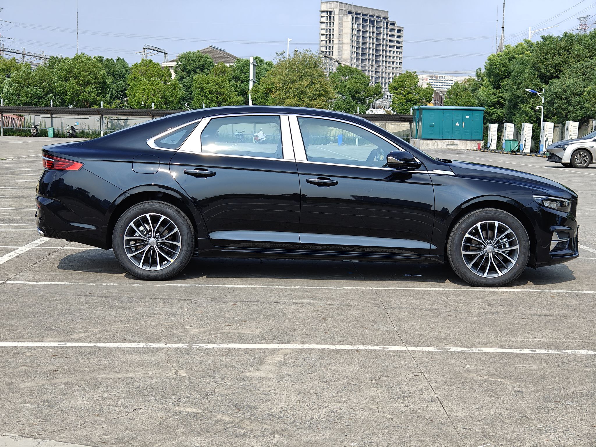 Geely Auto Preface 2025 Dongfang Yao 1.5TD Fuyao Edition — снимка 12