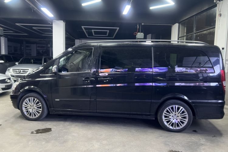 Used Mercedes-Benz Viano 2014 3.5L Premier Edition Exterior 3