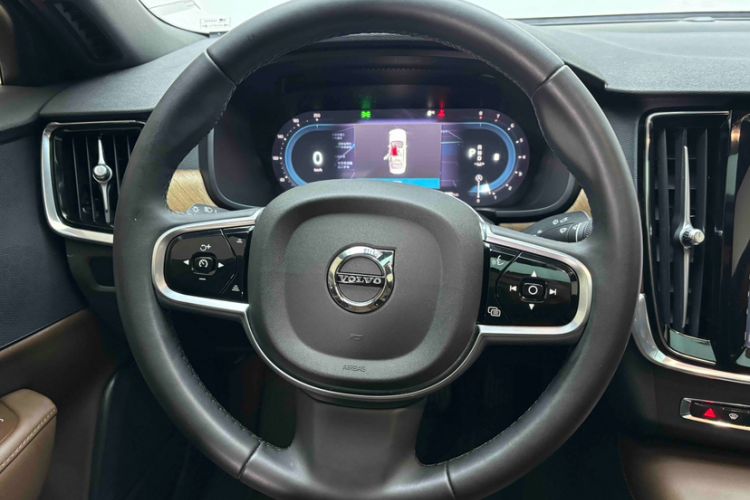 Used Volvo S90 2025 B5 Zhiyi Luxury Edition
