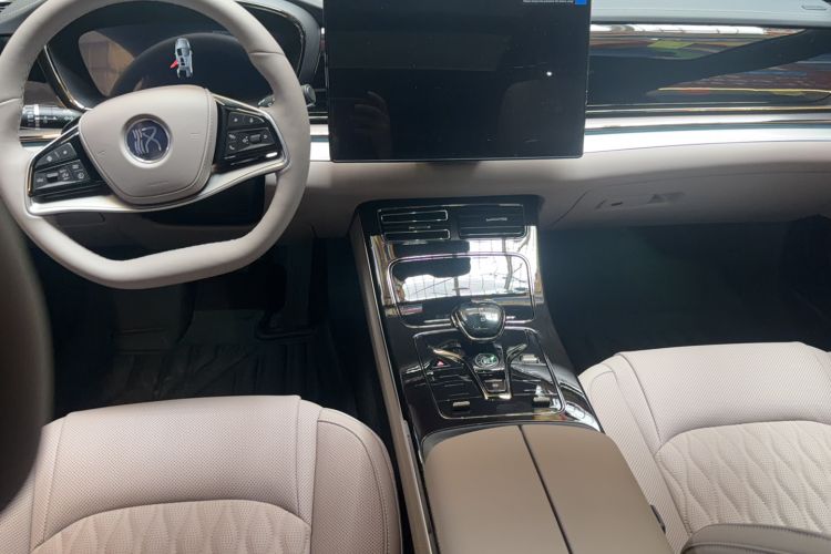 Used BYD Han 2025 EV Intelligent Driving Version 506KM Prestige Model Center Console