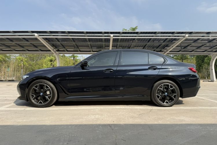Used BMW i3 2023 eDrive 40 L Midnight Edition
