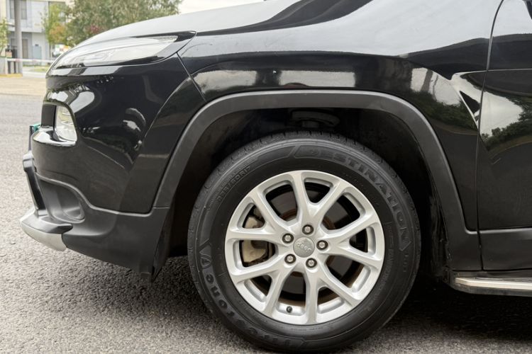 Used Jeep Cherokee 2017 2.0L Superior Edition