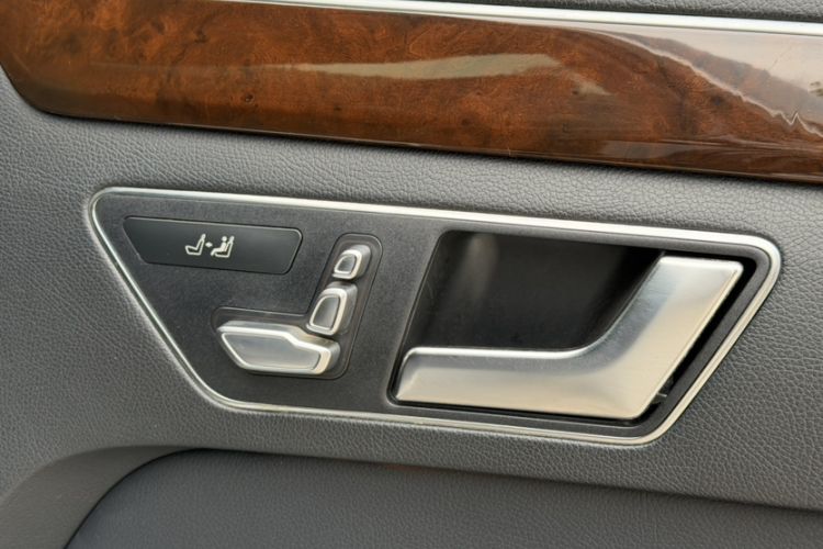 Used Mercedes-Benz E-Class 2015 Facelift E 200 L