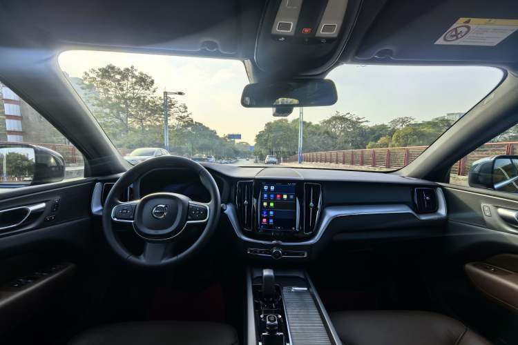 Used Volvo XC60 2023 B5 4x4 Smart Luxury Edition