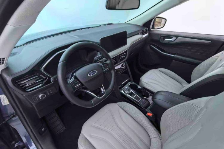 Used Ford Escape 2020 EcoBoost 245 Two-Wheel-Drive Titanium Edition Interior 3