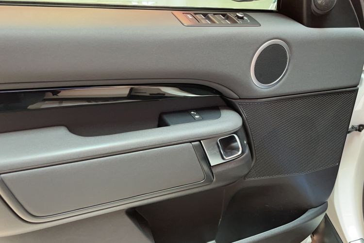 Used Land Rover Discovery 2018 3.0 SC V6 SE
