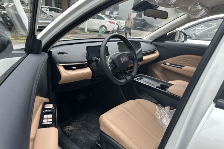 Used ARCFOX T1 2025 Model 425 PRO Interior 4