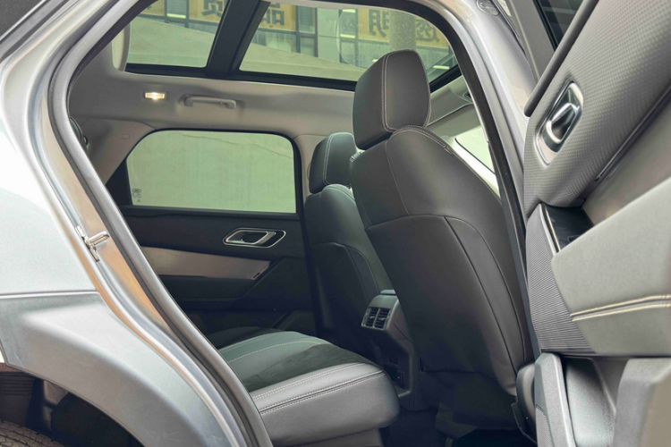 Used Land Rover Range Velar 2021 P250 model Interior 5