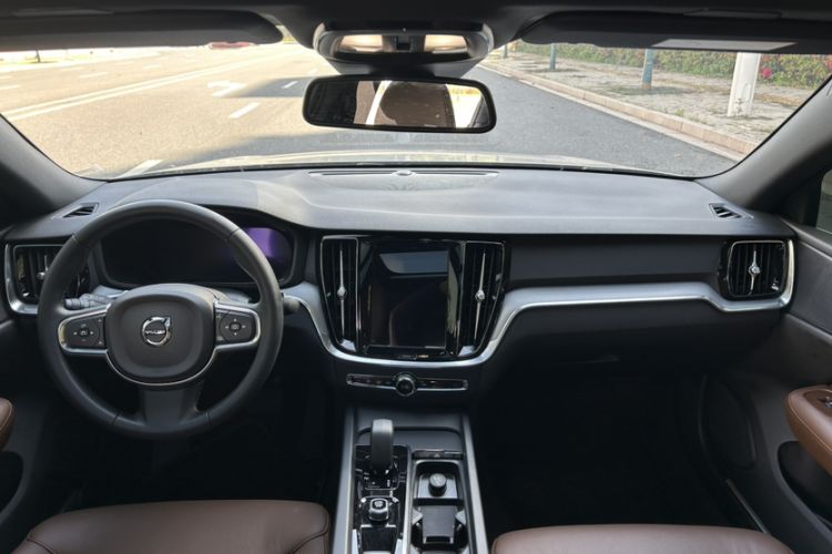 Used Volvo S60 2024 B4 Zhiyi Luxury Edition