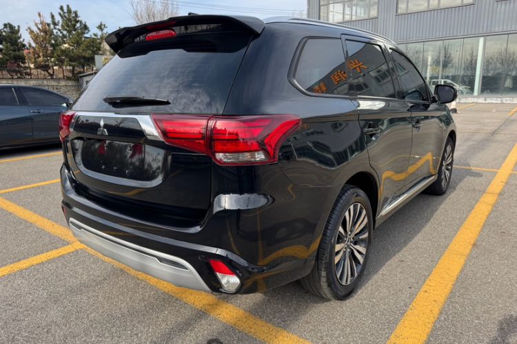 Used Mitsubishi Outlander 2021 2.0L Two-Wheel Drive Comfort Edition 7 Seats
