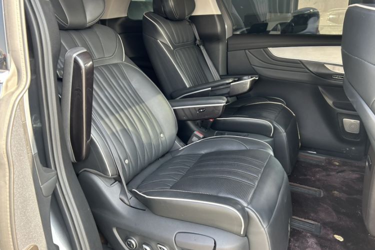 Used Roewe iMAX8 2021 400TGI Supreme Series Prestige Edition