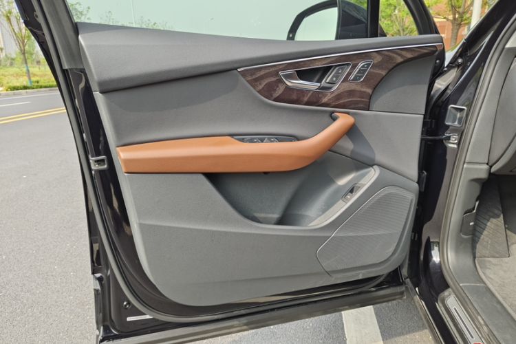 Used Audi Q7 2020 55 TFSI quattro S line sports model Interior 11