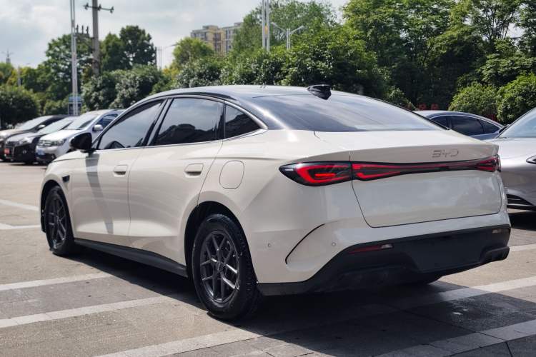 Used BYD Seal 06 New Energy 2025 DM-i Smart Drive 80KM Luxury Model
