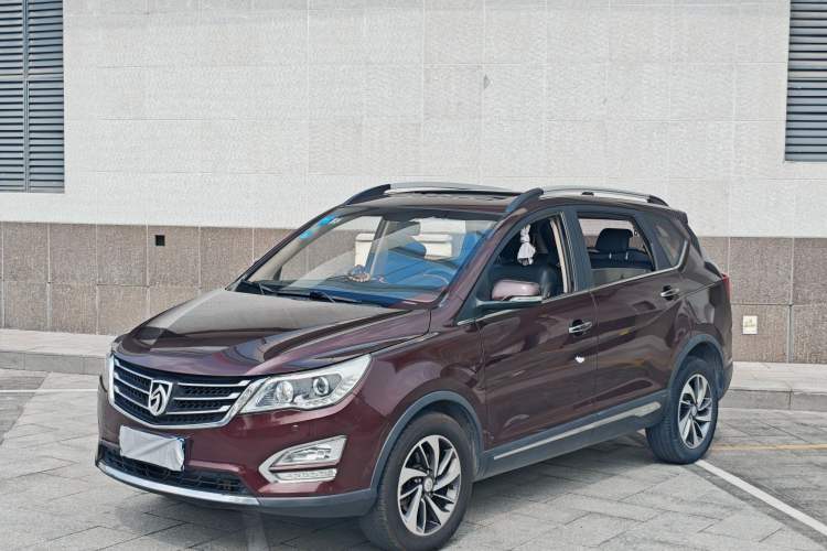 Used Baojun 560 2015 1.8L manual luxury version