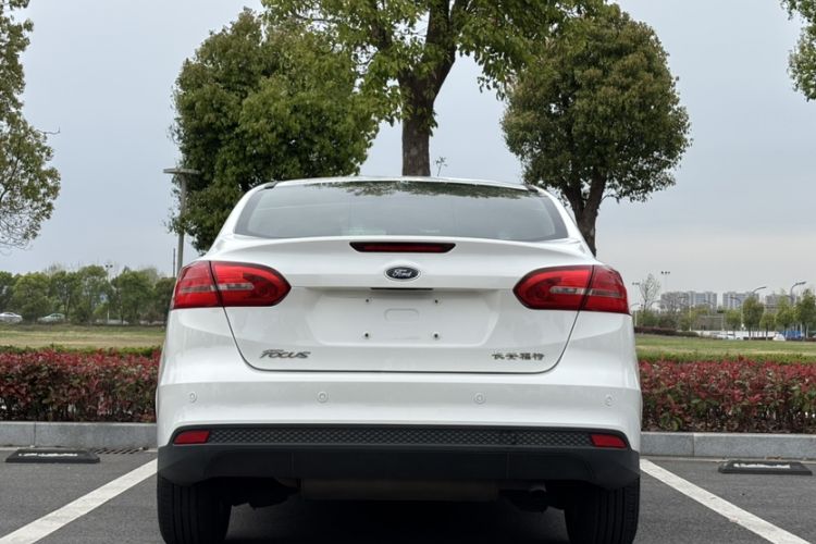 Used Ford Focus 2015 Sedan 1.6L Automatic Trend Model Exterior 5