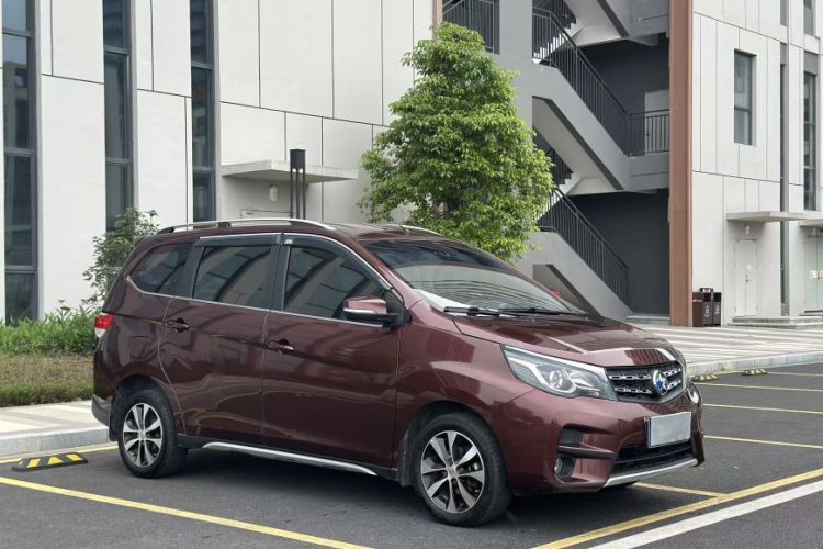 Used Venucia M50V 2017 1.6L XL CVT Luxury Edition Exterior 7