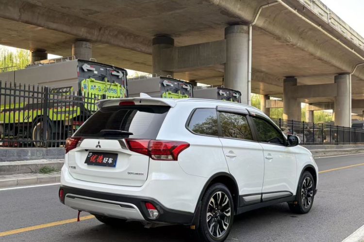 Used Mitsubishi Outlander 2019 2.0L Two-Wheel Drive Comfort Edition 5 Seats China V Standard Exterior 5