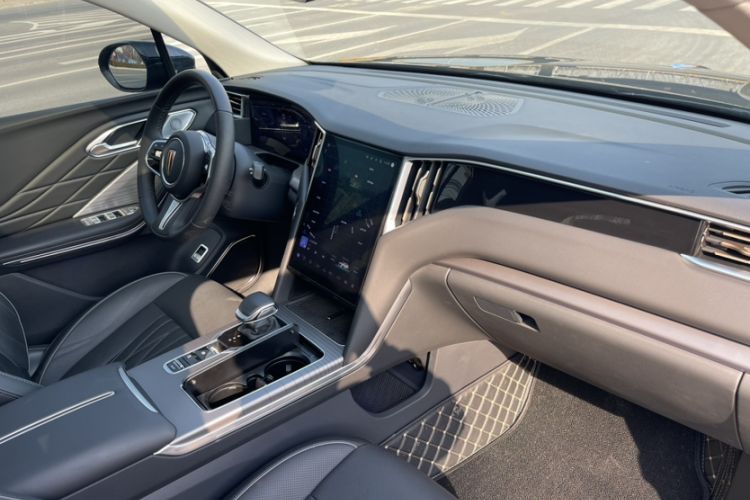 Used Hongqi HS7 PHEV 2024 2.0T PHEV Four-Wheel Drive Flagship Edition 7 Seats
