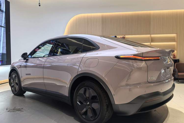 Used ONVO L60 2024 60 kWh All-Wheel Drive