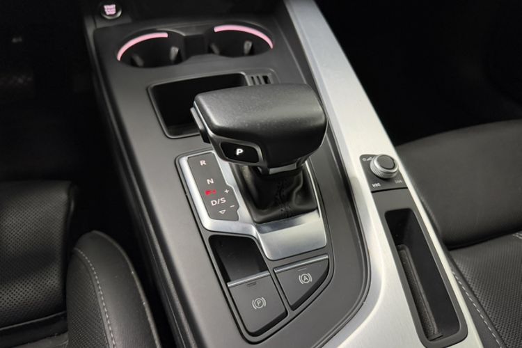 Used Audi A4L 2020 40 TFSI Luxury Dynamic Model

