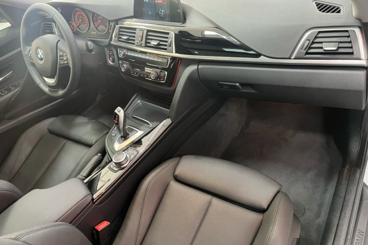 Used BMW 3 Series GT 2019 320i Sport Edition
