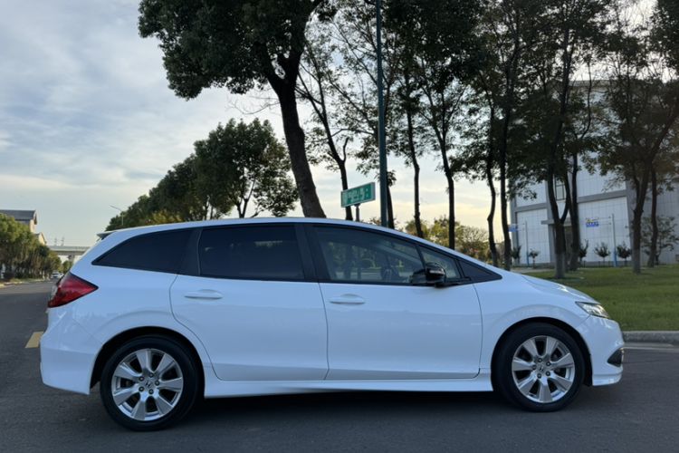 Used Honda Jade 2016 1.8L Automatic Comfort Elite Version 5 Seats Exterior 1