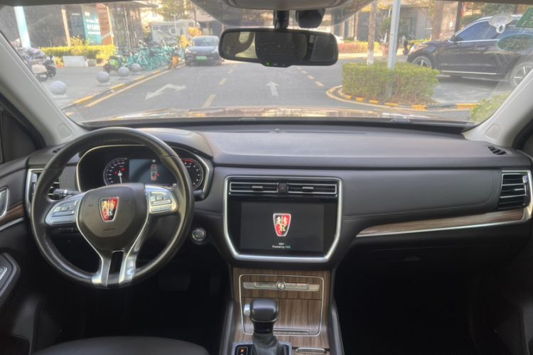 Used Roewe RX8 2018 30T Smart Connectivity Two-Wheel Drive Flagship Edition