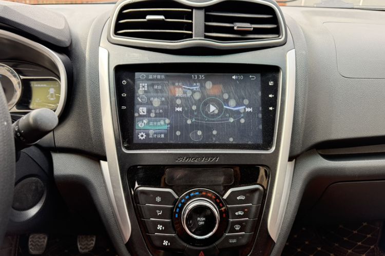 Used SWM X3 2018 1.5L Manual Fashion Model
