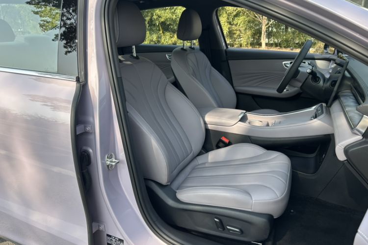 Used Roewe M7 DMH 2025 Model 160km Premium Version
