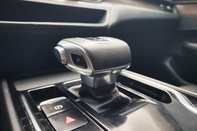 Used Hongqi E-QM5 2022 431 km Charge & Enjoy Edition
