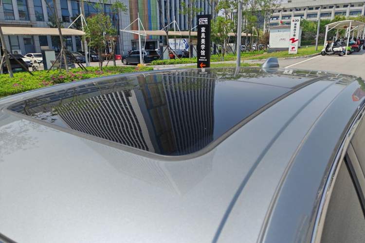 Used Buick Envision 2025 25T Entry-Grade Platinum Edition Roof