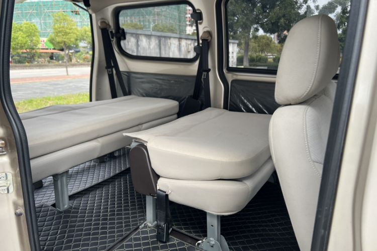 Used Wuling Hongguang V 2022 1.5L Jingqu Edition Electric-Assist LAR Interior 3