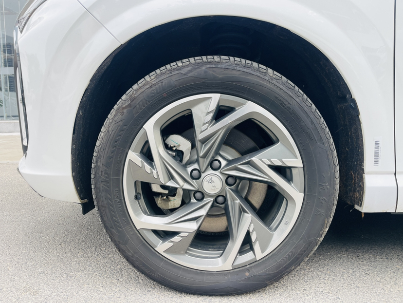 Hongqi HS3 PHEV 2025 Model 117km Jingwei Edition — снимка 17