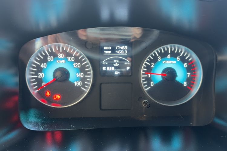 Used Jinbei Hiace X30 2023 1.5L Super-Comfortable Passenger Van 5/6/7-Seater Non-Air-Conditioned Version Model SWC15M