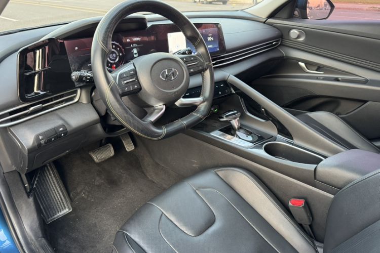 Used Hyundai Elantra 2021 1.5L CVT LUX Prestige Edition
