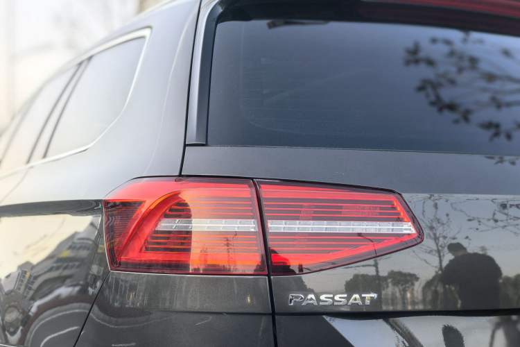 Used Volkswagen Variant 2017 380TSI Two-Wheel Drive Comfort Edition
