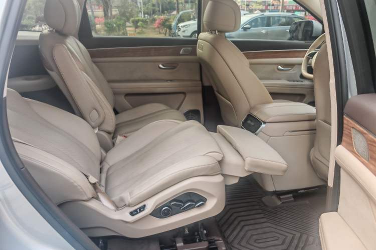 Used Hima AITO M7 2024 1.5T Intelligent Drive 4x4 Max Edition 6 Seats Interior 1