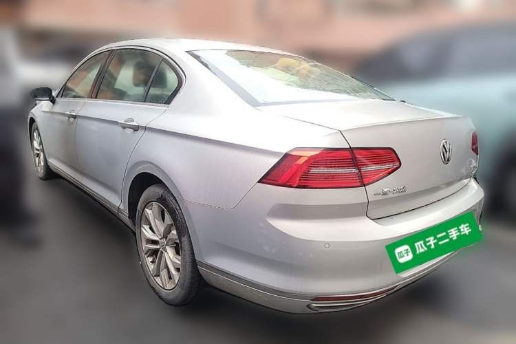 Used Volkswagen Magotan 2017 330TSI DSG Luxury Model Exterior 3