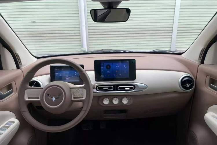 Used Wuling Hongguang MINIEV 2025 Four-Door Version Advanced Edition