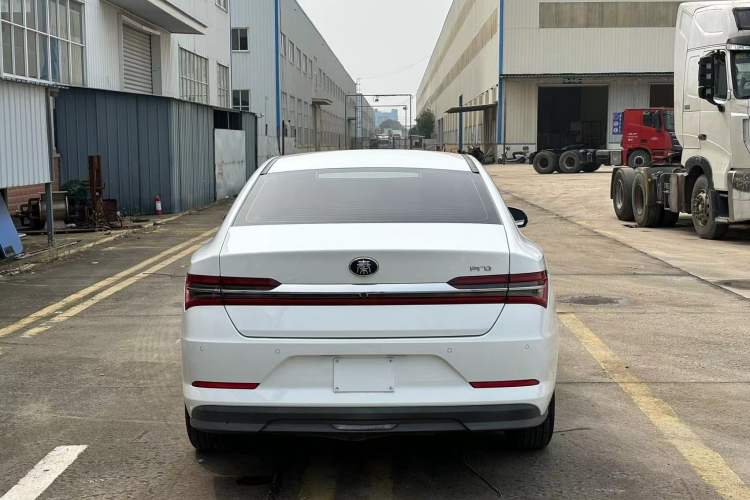 Used BYD Qin Pro 2019 Super Edition 1.5TI Automatic Smart Connect FENGSHANG Model China VI Standard
