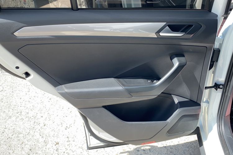 Used Volkswagen T-ROC 2019 280TSI DSG Two-Wheel Drive Advanced Version China VI Standard Interior 2