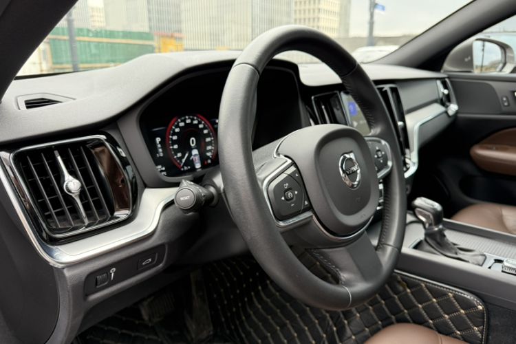 Used Volvo S60 2020 T4 Zhiyi Luxury Edition