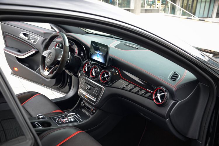 Used Mercedes-Benz CLA AMG 2017 Facelift AMG CLA 45 4MATIC Interior 12