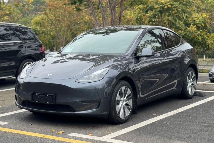 Used Tesla Model Y 2021 Long-Range All-Wheel-Drive Version