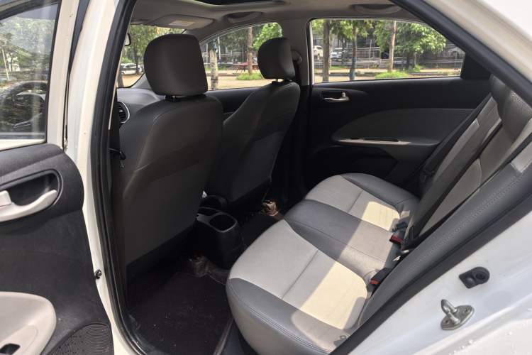 Used Kia Pegas 2017 1.4L Manual Value Edition Interior 6