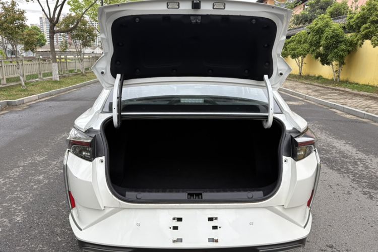 Used Dongfeng Aeolus Yixuan 2020 230T Automatic Xuan Yue Track Edition Trunk