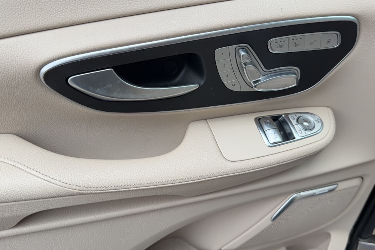 Used Mercedes-Benz V-Class 2018 V 260 Prestige Edition China VI