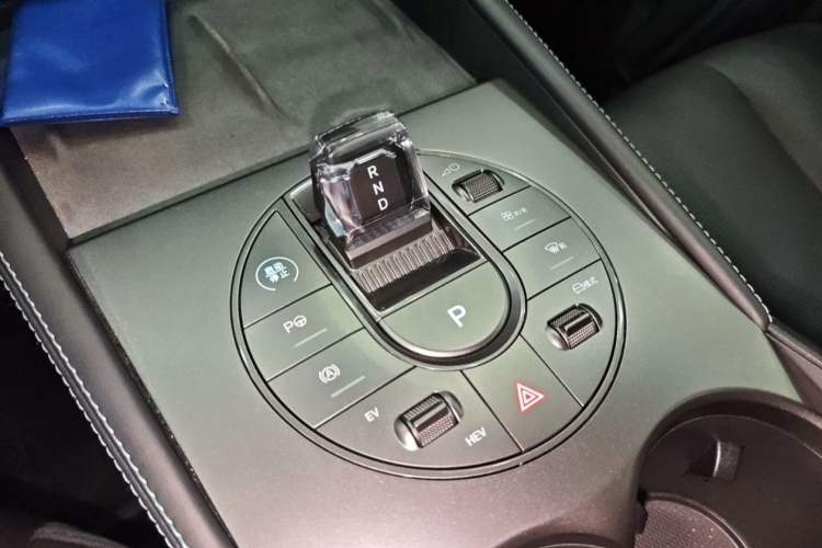 Used BYD Seal 06 New Energy 2025 DM-i Smart Drive 120KM Deluxe Model Interior 1